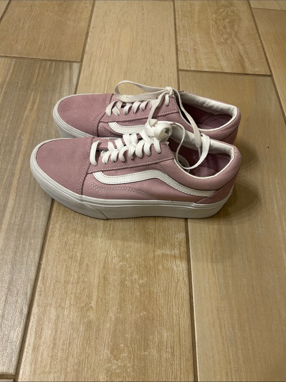 Woman’s Vans Old Skool platform sneakers size 8
